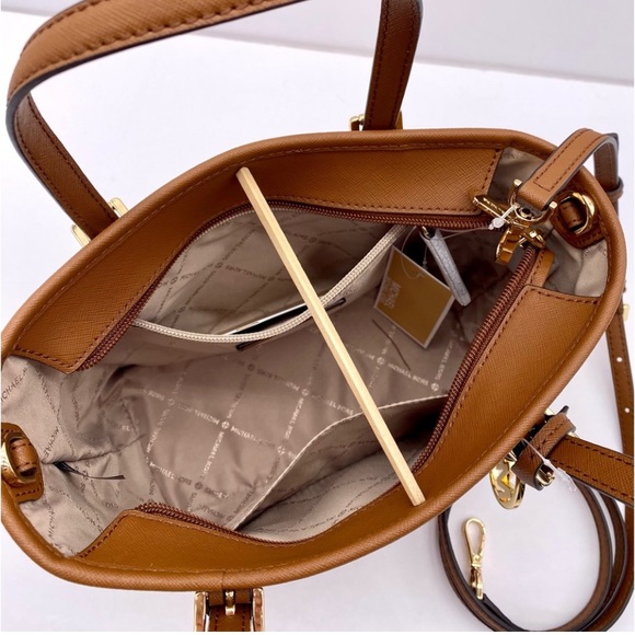 Michael Kors Jet Set Small Carryall Convertible Tote Crossbody - Picture 4 of 11